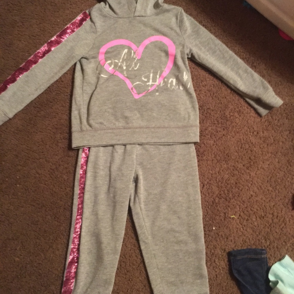 4T sweat outfit